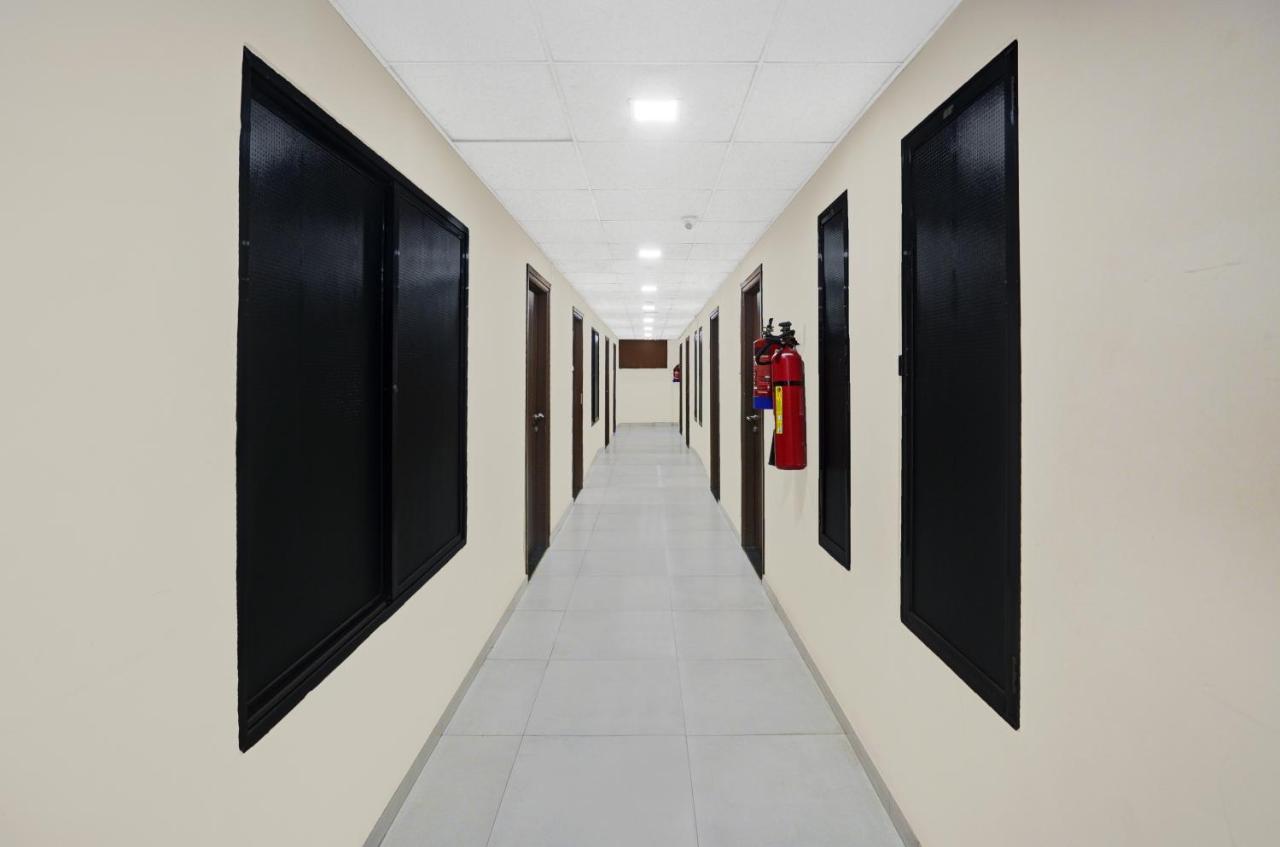Greenotel Rooms Hazira, Surate Extérieur photo