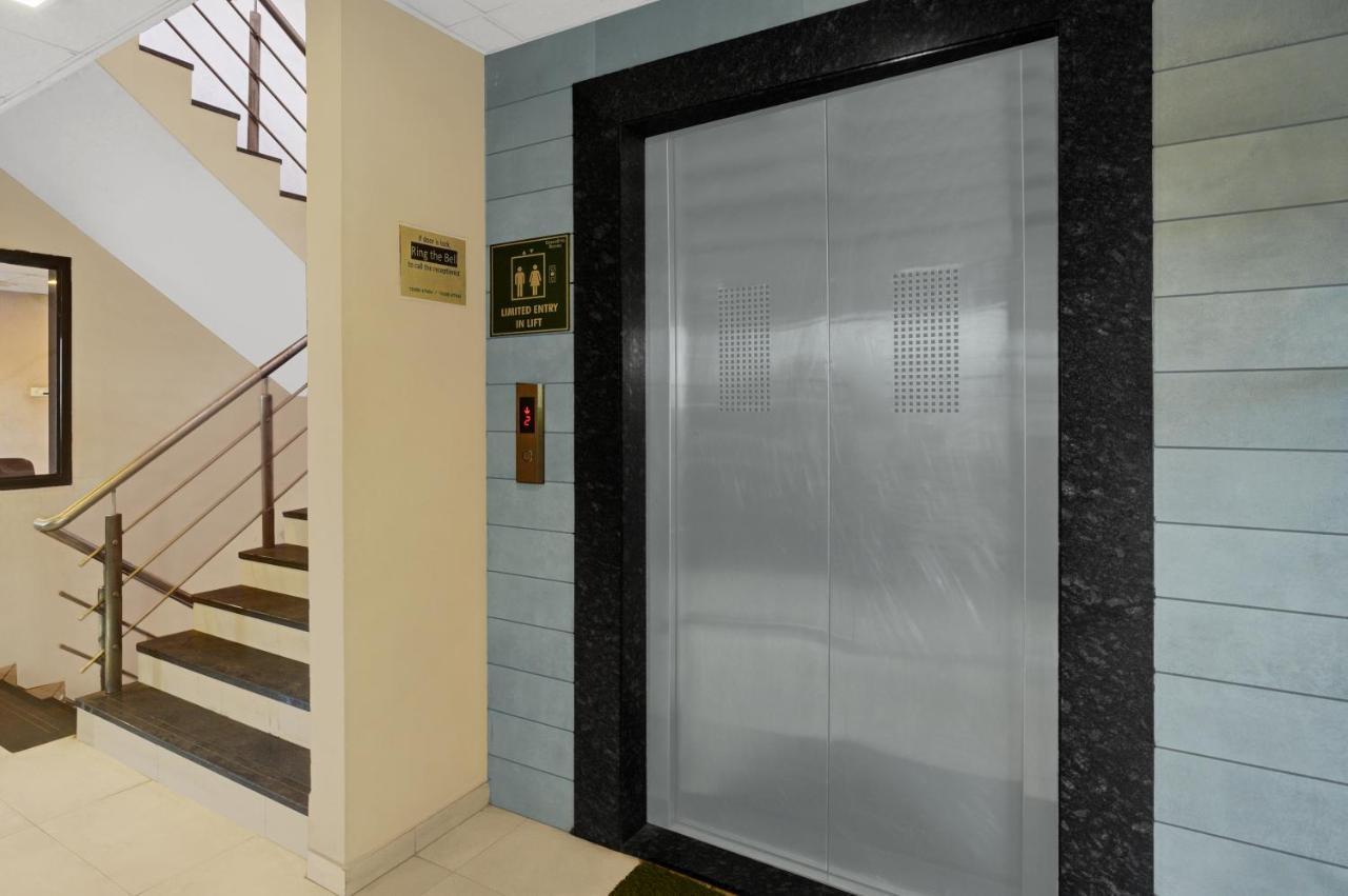 Greenotel Rooms Hazira, Surate Extérieur photo