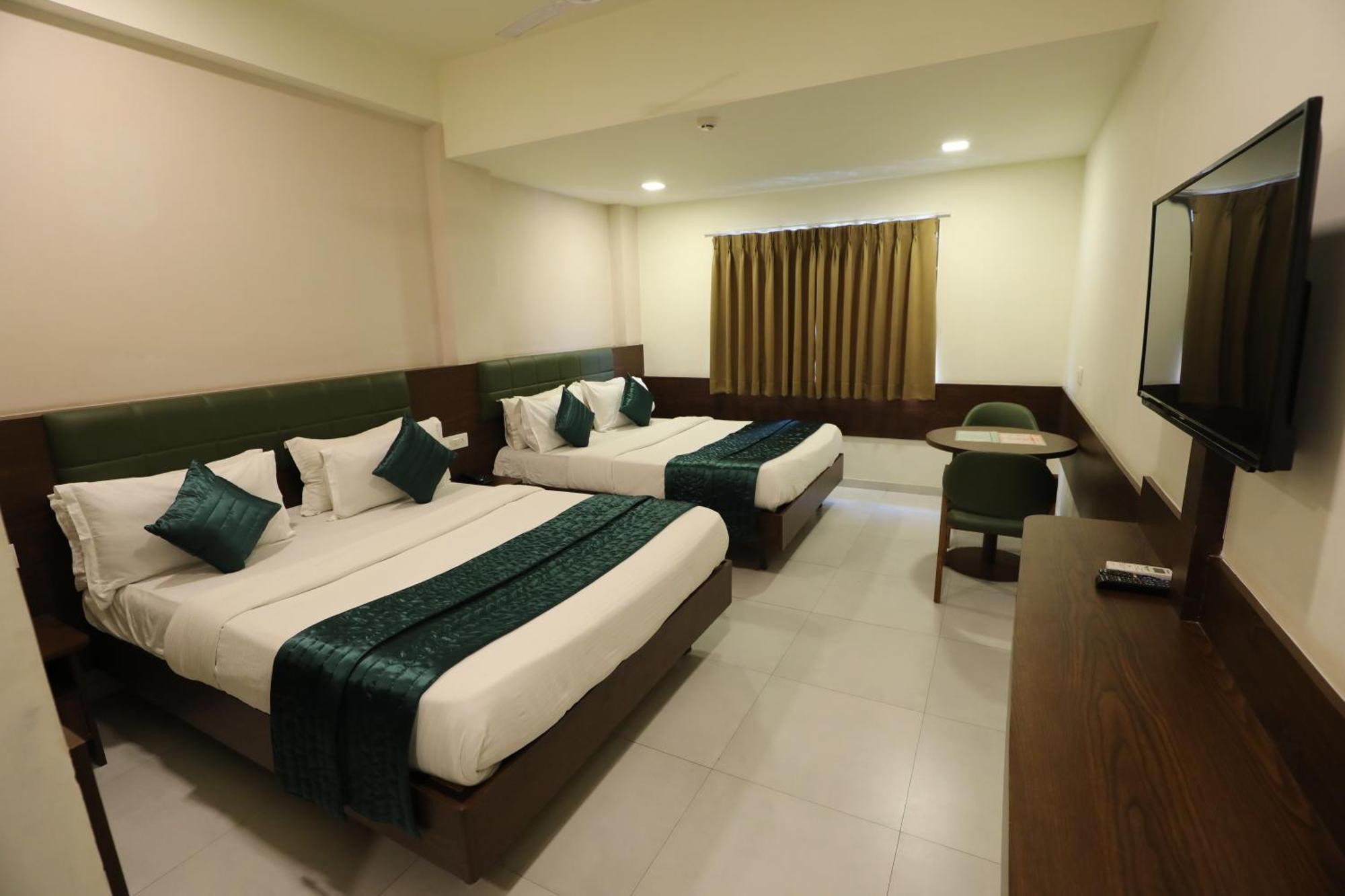 Greenotel Rooms Hazira, Surate Extérieur photo