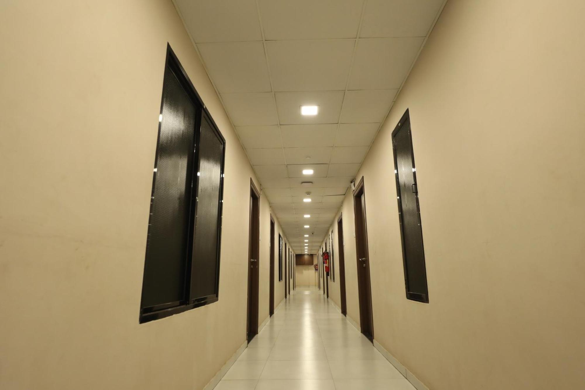 Greenotel Rooms Hazira, Surate Extérieur photo