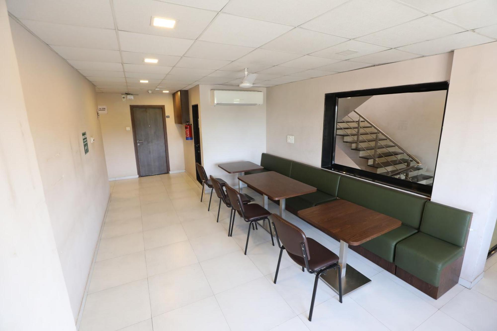 Greenotel Rooms Hazira, Surate Extérieur photo