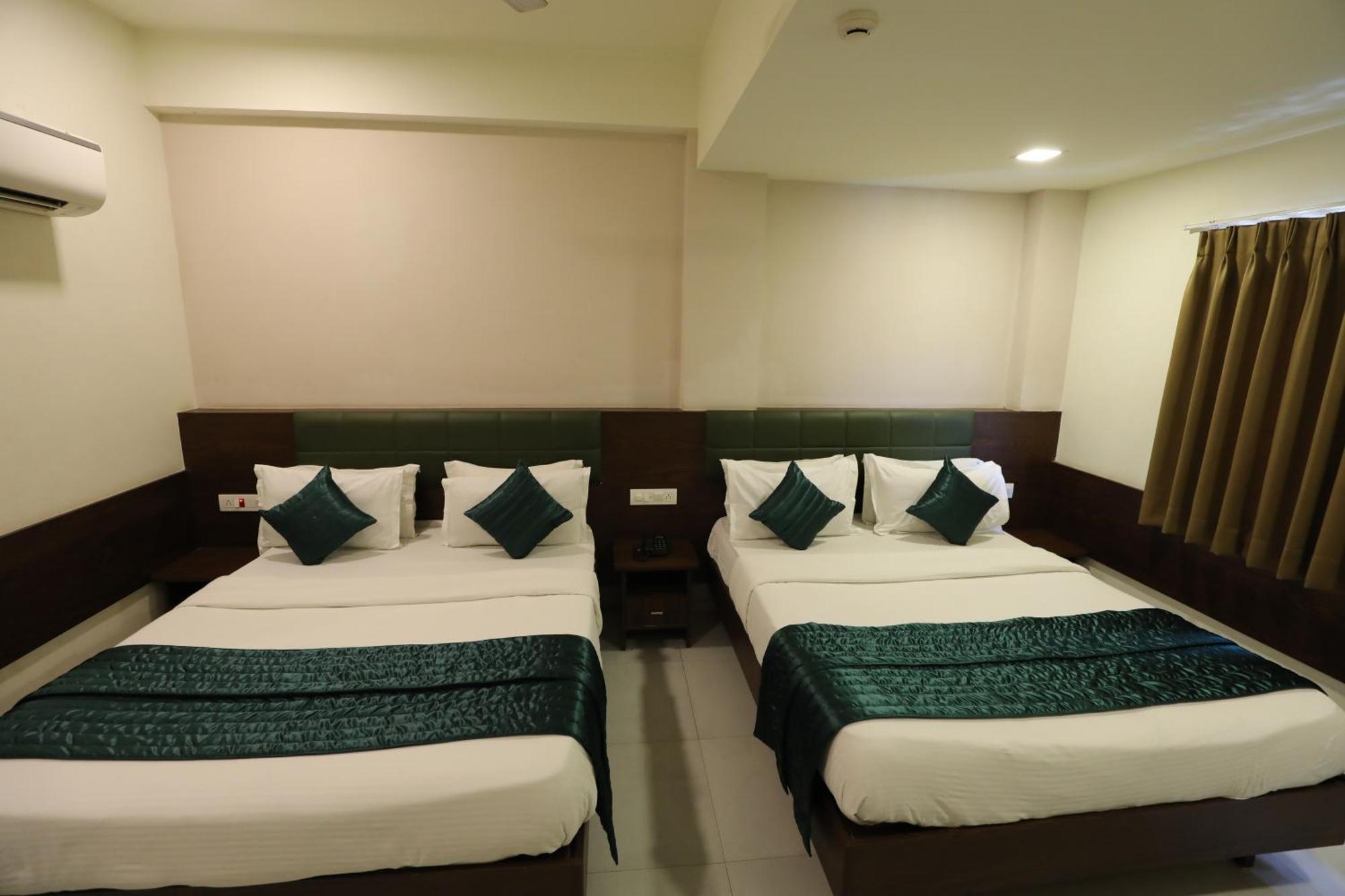 Greenotel Rooms Hazira, Surate Extérieur photo