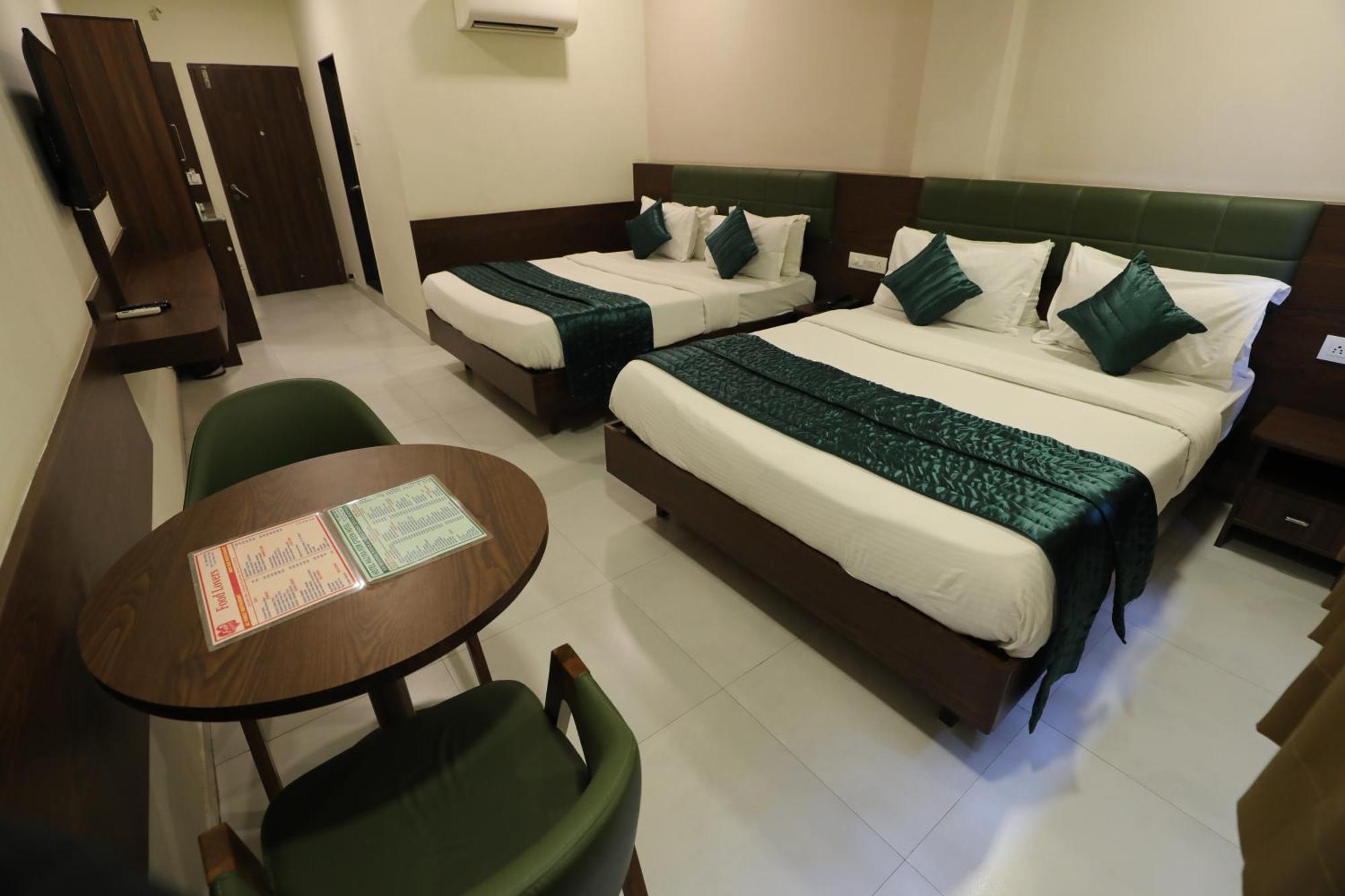 Greenotel Rooms Hazira, Surate Extérieur photo