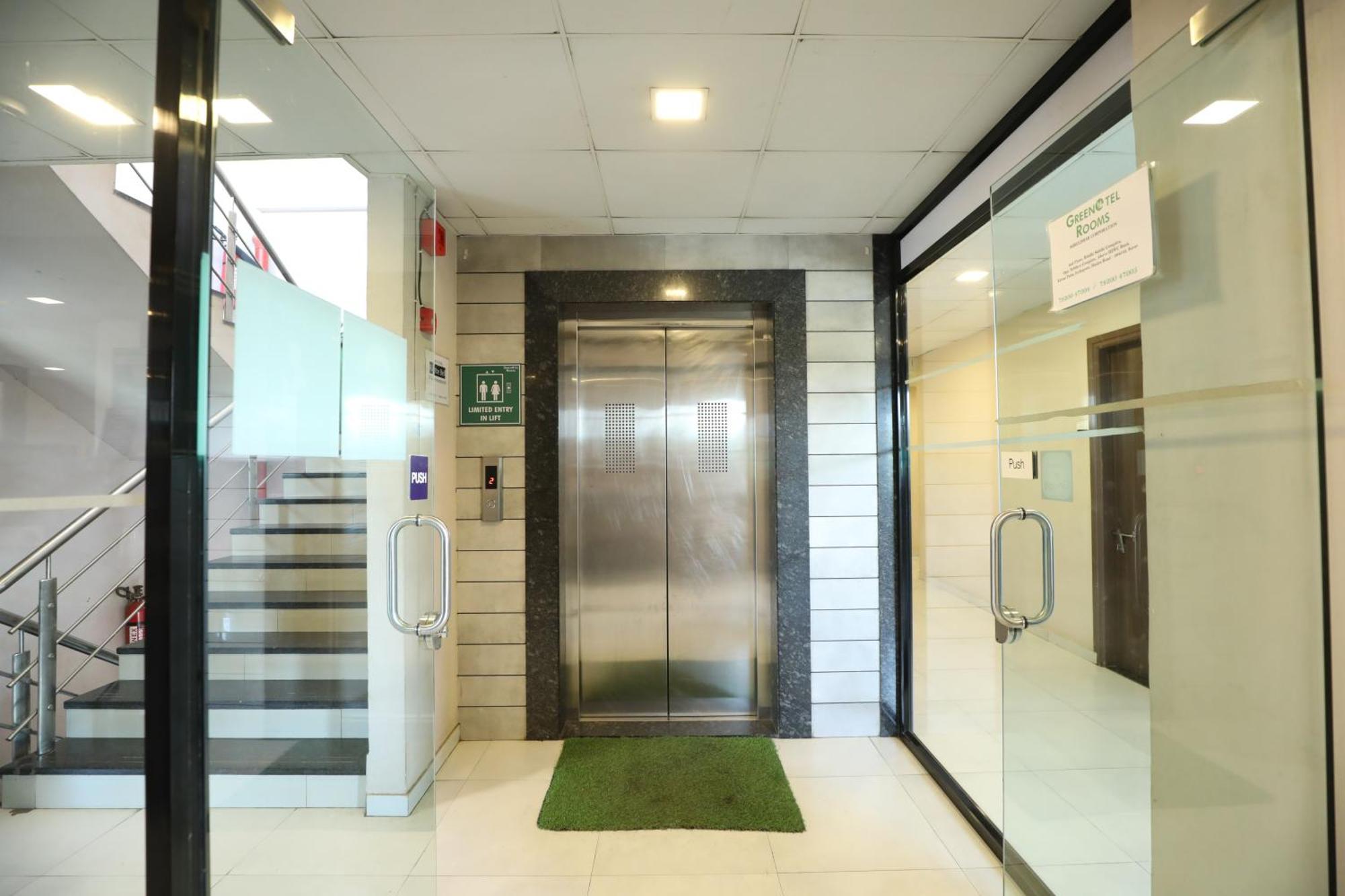 Greenotel Rooms Hazira, Surate Extérieur photo